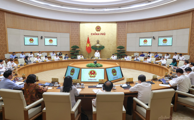 Chính phủ yêu cầu các bộ, cơ quan ngang bộ hoàn thành việc sắp xếp tổ chức bộ máy gắn với phân cấp, phân quyền trong tháng 10/2026